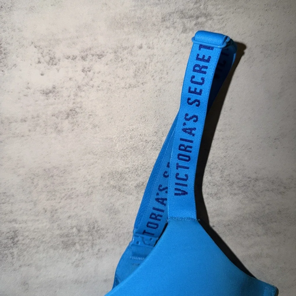 Victoria's Secret Blue‎ T-Shirt Lightly Lined Demi Bra Size 32D